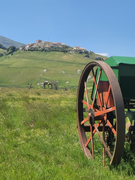 Zdjęcie sceniczny widok morza na tle nieba