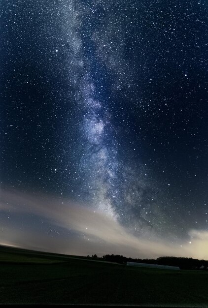 Zdjęcie sceniczny widok nocnego nieba