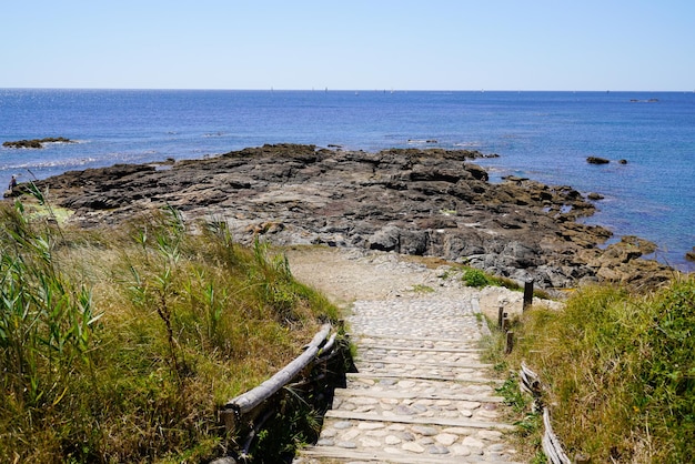 Schody ścieżka dostęp piasek plaża ocean morze atlantyckie w TalmontSaintHilaire wandea francja