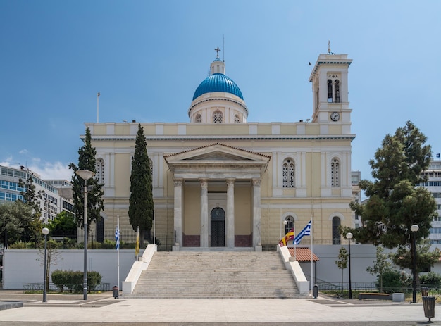 Schody wejściowe do greckiej cerkwi św. Mikołaja w Pireusie