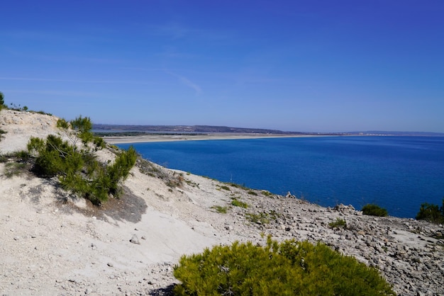 Ścieżka Leucate panoramiczne naturalne wybrzeże we francuskiej Occitanie południowa francja