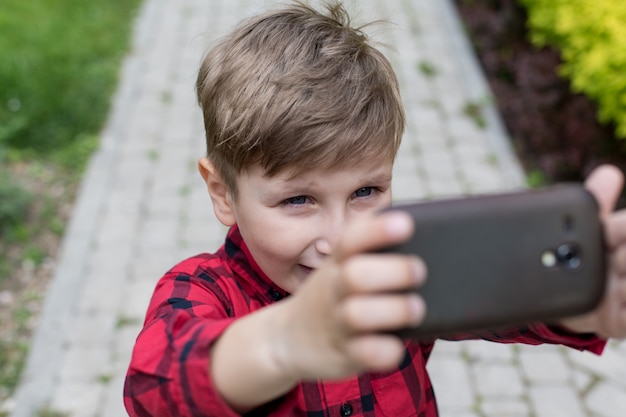 Selfie mały chłopiec