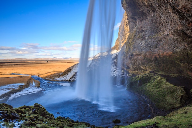 Seljalandsfoss Jest Jednym Z Klejnotów Koronacyjnych Islandzkich Wodospadów