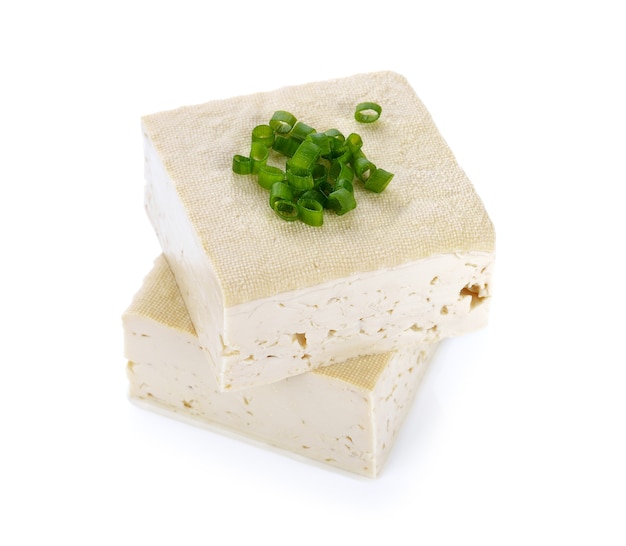 Ser tofu na białej przestrzeni