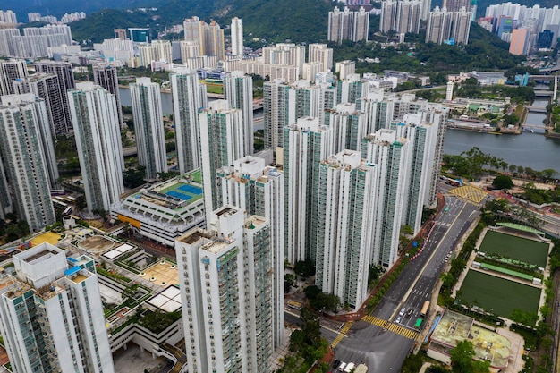 Sha Tin, Hongkong 04 maja 2019: Drone przelatuje nad miastem w Hongkongu