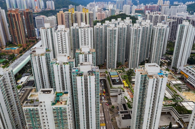 Sha Tin, Hongkong, 4 maja 2019 r.: Widok z góry na miasto Hongkong