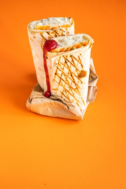 shawarma doner kebab sandwich roll burrito wegańskie warzywa