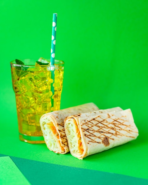 Shawarma świeże Bułki Kanapki Warzywa Sos Mięso Kurczak Wieprzowina Jagnięcina Wołowina Taco Tortilla Flatbread Wrap