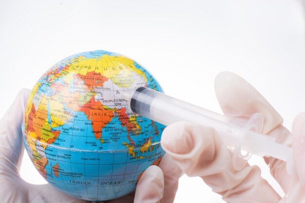 Shrynge na świecie Walka z globalną infekcją Wybuch koronawirusa