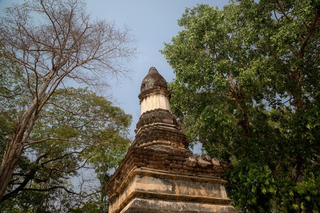 Si Satchanalai Historical Park Jest historycznym parkiem Tajlandii Zbudowany w okresie Sukhothai Otrzymano rejestrację dziedzictwa kulturowego od UNESCO