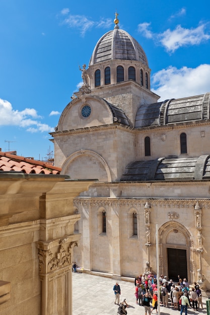 SIBENIK CHORWACJA, KWIECIEŃ, - 30, 2014: Katedra St. James w Sibenik, Chorwacja. Światowego Dziedzictwa UNESCO