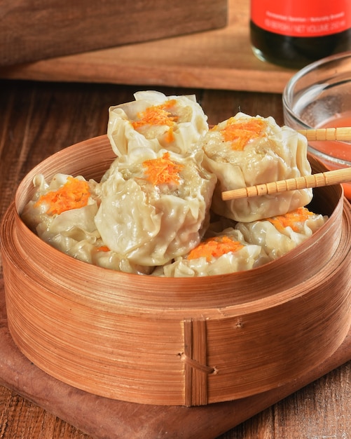 siomay lub su mai lub knedle na parze dimsum