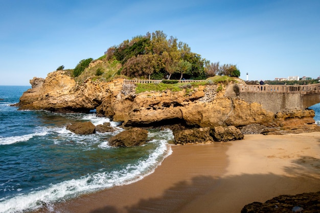 Skała Basta I Wybrzeże. Miasto Biarritz, Francja