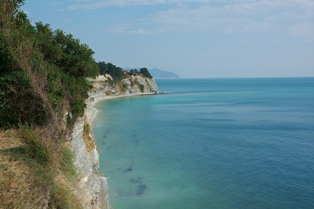 Skaliste wybrzeże Morze Czarne