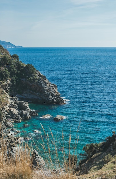 Skały i piękna naturalna laguna Morze Śródziemne Turcja