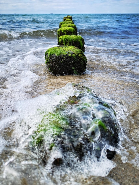 Skały na plaży