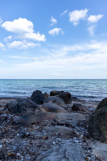 skały na plaży