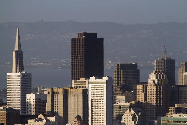 Skyline centrum San Francisco o zachodzie słońca USA