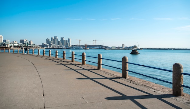 Zdjęcie skyline krajobrazu architektonicznego qingdao seaside city