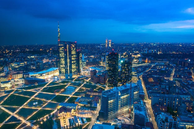 Skyline Mediolanu O Zachodzie Słońca