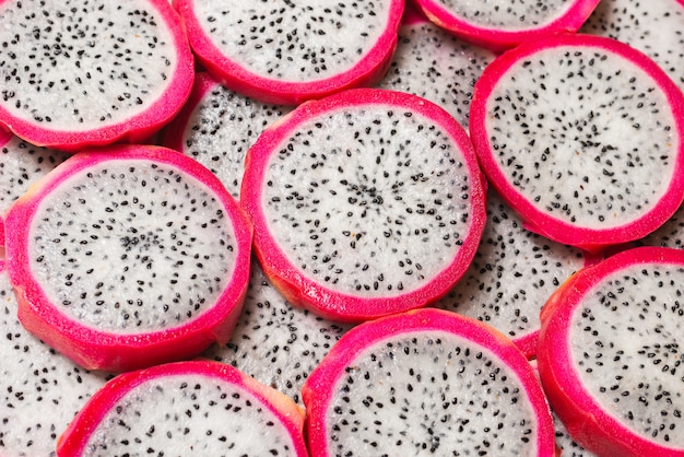 Słodki smaczny owoc smoka lub plasterki pitaya.