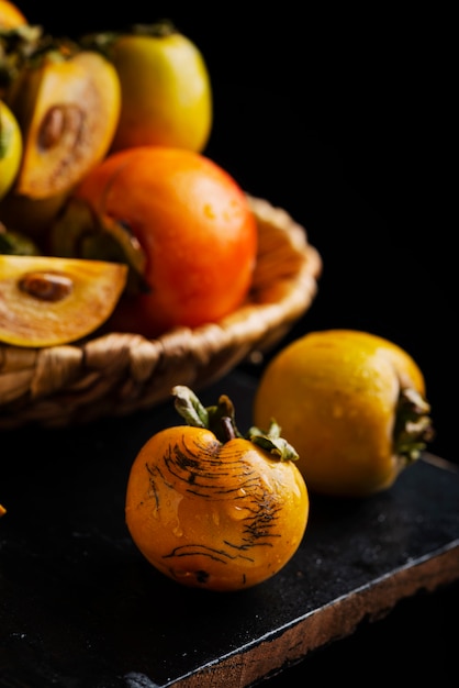 Słodkie małe persimmons