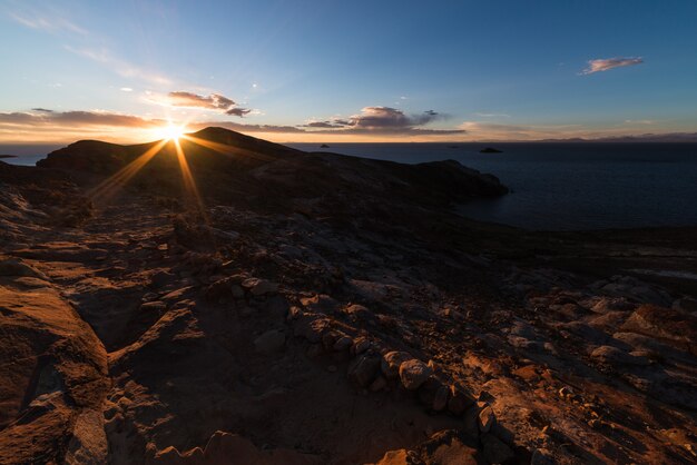 Słońce nad jeziorem Titicaca, Wyspa Słońca, Boliwia