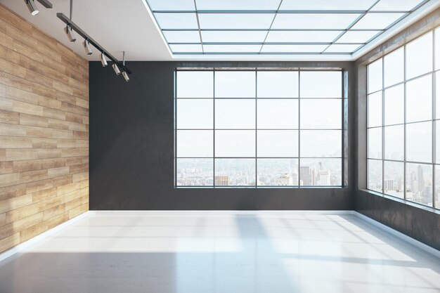 Słoneczne minimalistyczne wnętrze z pustą drewnianą ścianą