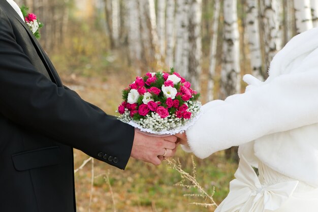 Ślubny wizerunek panny młodej i pana młodego