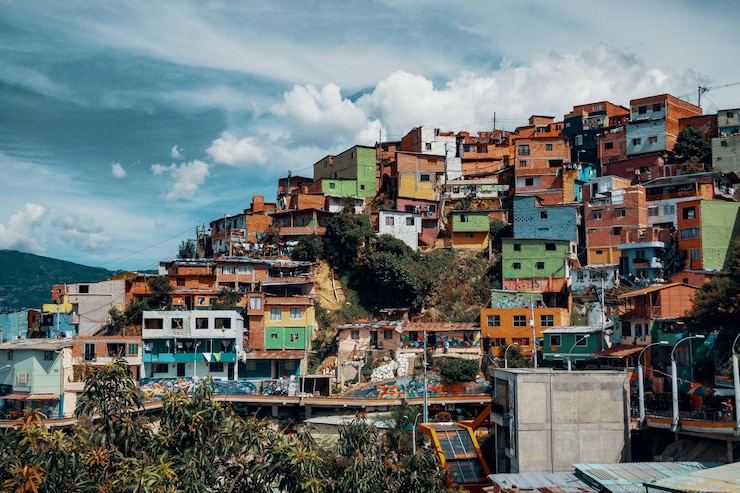 Zdjęcie slum w medellin w kolumbii
