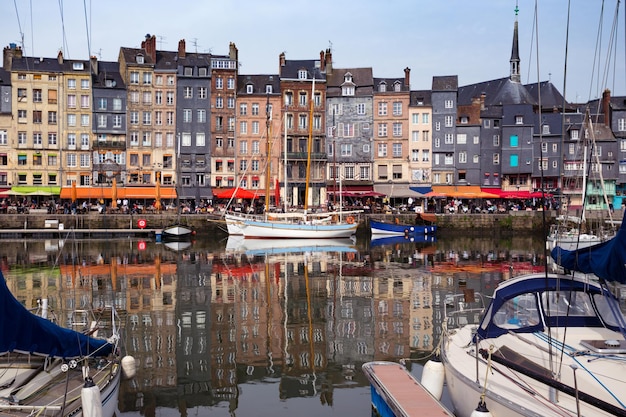 Słynne francuskie miasto Honfleur