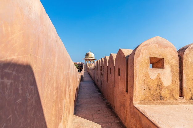 Słynne Mury Fortu Jaigarh, Jaipur, Rajasthan, Indie