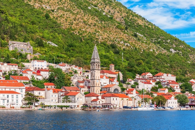 Słynne Stare Miasto Perast W Pobliżu Kotoru W Czarnogórze.