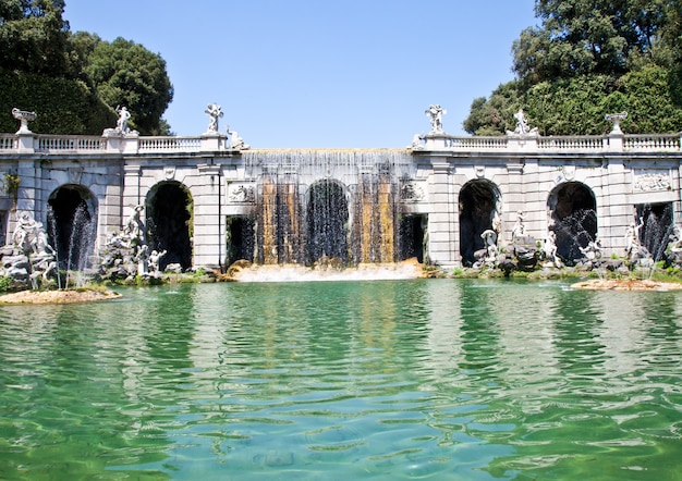 Słynne włoskie ogrody Reggia di Caserta, Włochy.