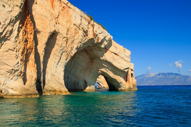 Słynny Widok Jaskiń Na Wyspie Zakynthos. Grecja.