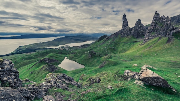 Słynny widok na Old Man of Storr Scotland Wielka Brytania