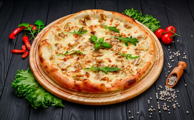 Smaczna hawajska pizza z kurczakiem