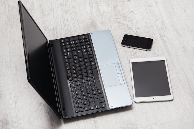 Smartfon, tablet i laptop