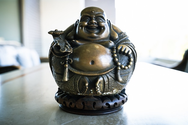 Śmiejący się Budda obfitości radość i szczęście złoty kolor statua Powodzenia symbol figury wystrój