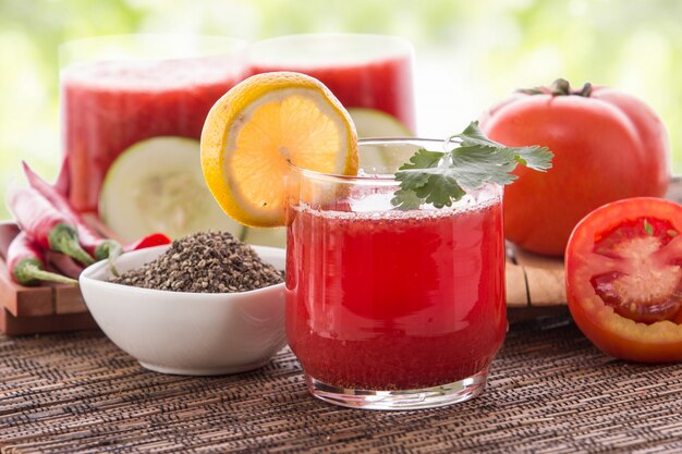 Smoothie Z Czerwonych Warzyw I Ziół