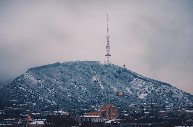 Śnieżny wieczór w Tbilisi