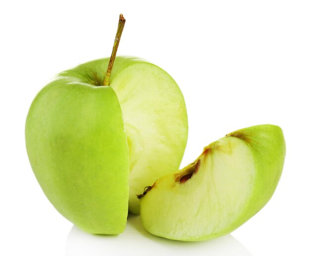 Soczyste jabłko na białym tle