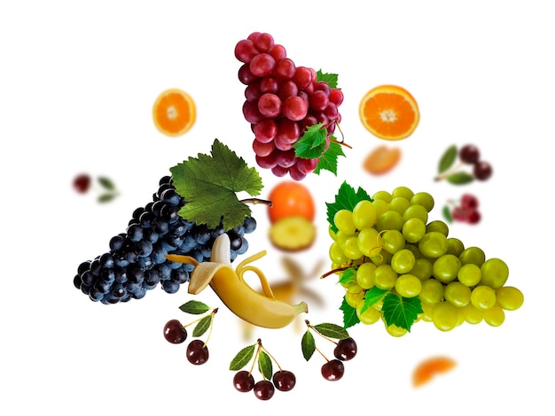 Soczyste smaczne świeże wiśniowe winogrona kiwi pomarańczowy banan lewitują na białym tle zdrowa dieta Świeże owoce i warzywa