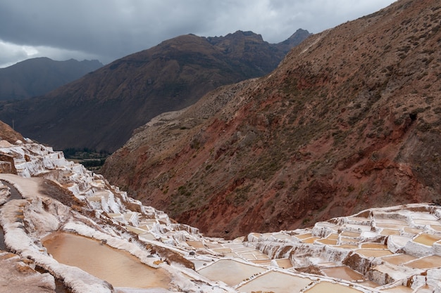 solniska maras w świętej dolinie inków urubamba cuzco peru