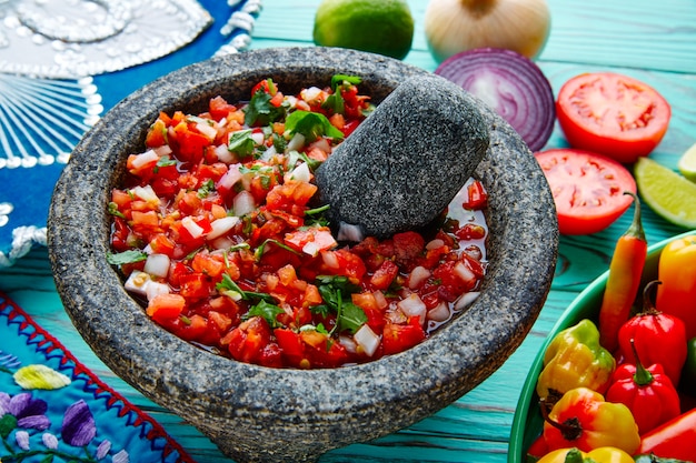 Sos Pico de Gallo z Meksyku w molcajete