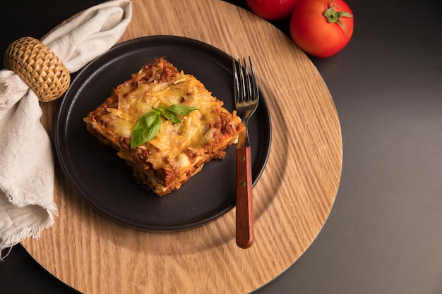 Sos pomidorowy Bolognese tradycyjna lasagna