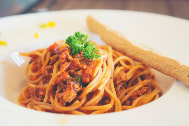 Spaghetti Al Sugo Pomodoro Basilico