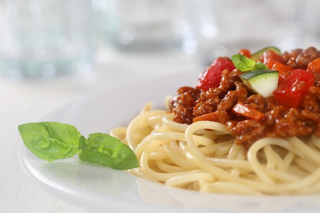 Spaghetti Bolognese lub Bolognaise makaron z makaronem