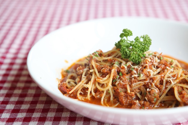 Spaghetti Bolognese Z Serem