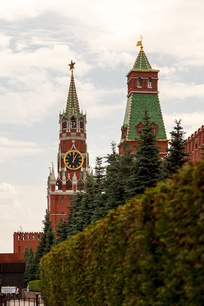 Spasskaya wieża Kremla z placu czerwonego. Moskwa, Rosja